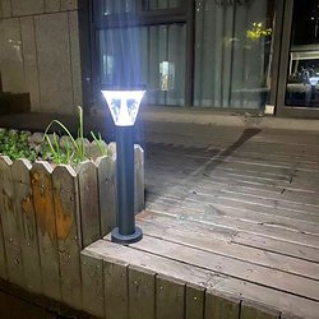 estaca-led-solar-luz-fria-3116